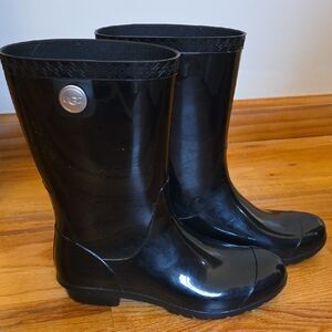UGG Women's Glossy Black Winter Boots